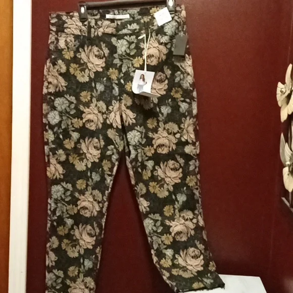 Celebrity pink jeans - Picture 1 of 8